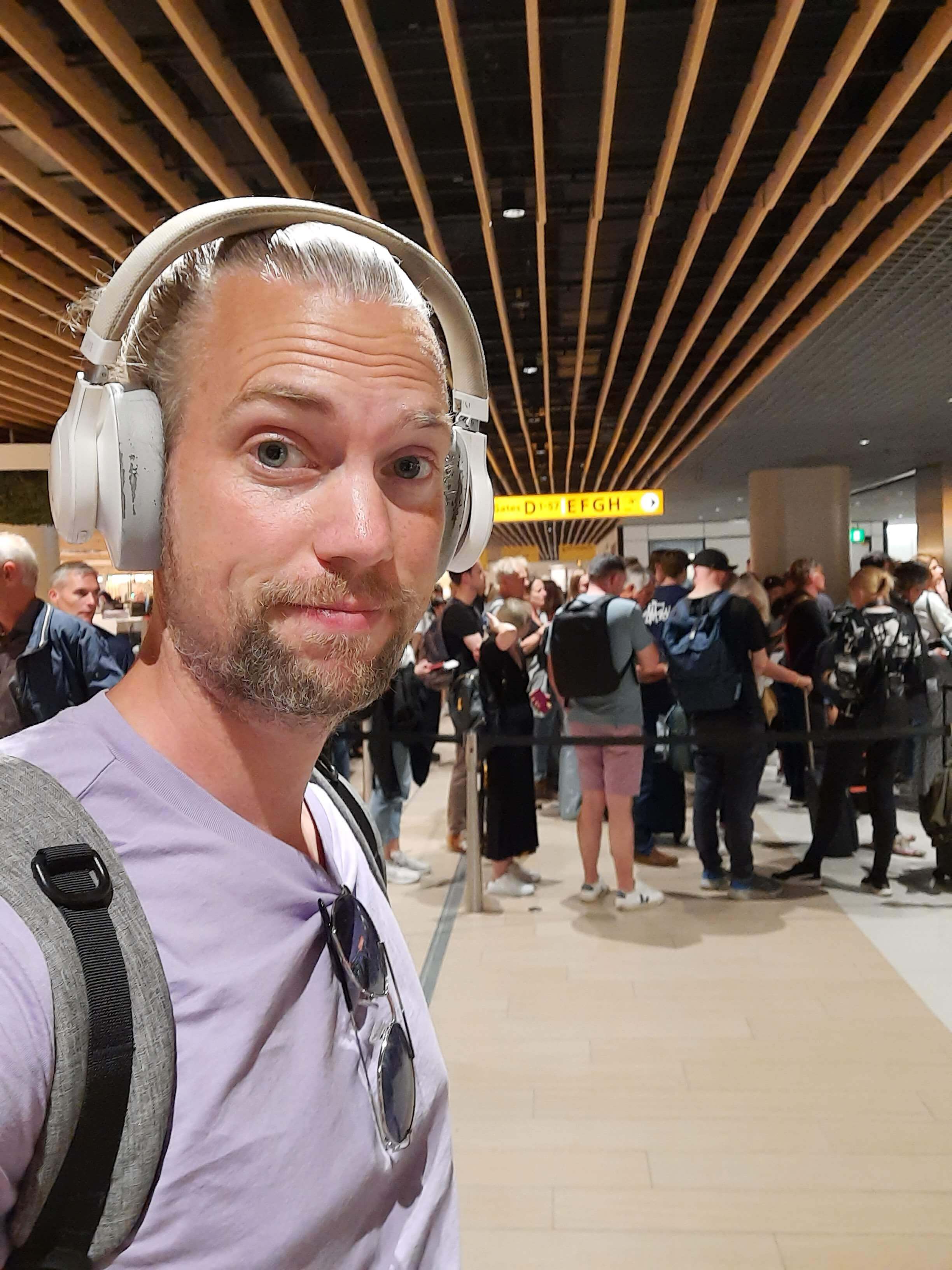 JanBun at Schiphol airport heading to a Twitch streamer meetup